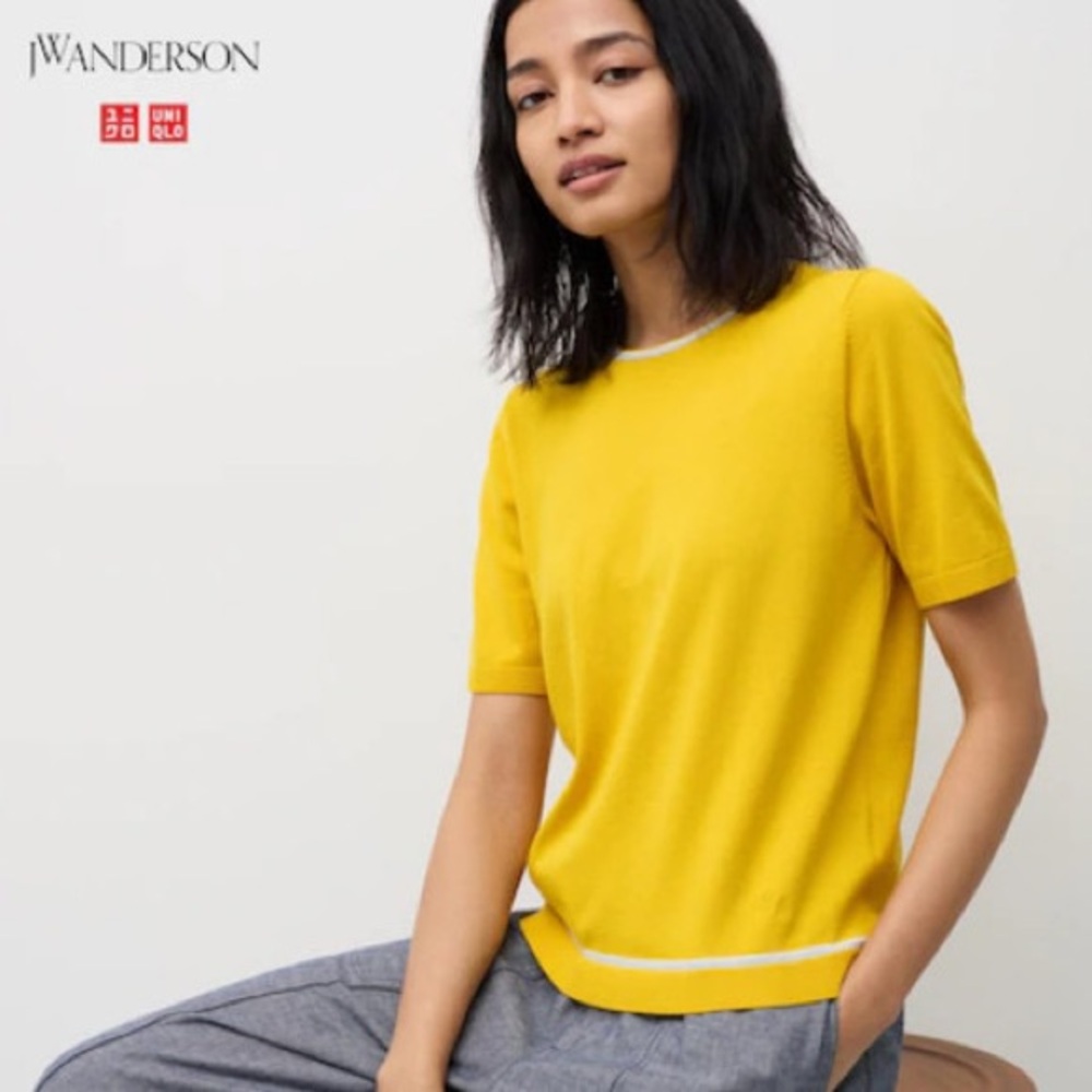 JW Anderson x Uniqlo Yellow Short Sleeve Sweater Uniqlo - Size Small